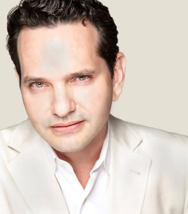 292492467 474910811302361 8405496136274413279 n 768x873