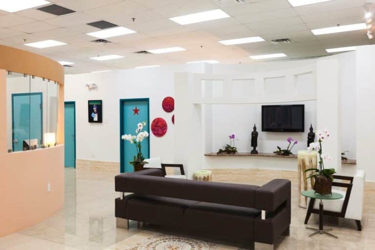 center13 1 768x512