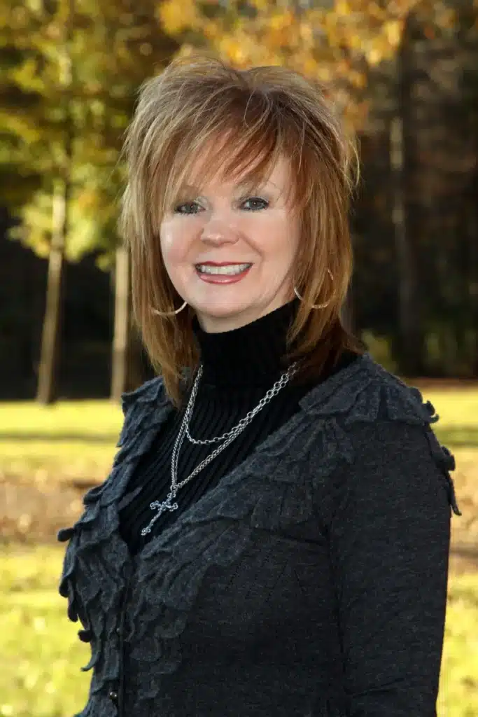 shondra smith bio.jpg shondra smith bio.jpg