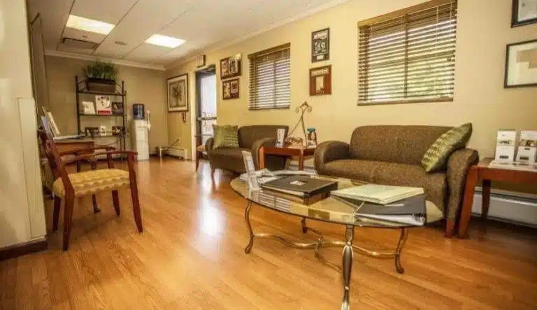 fiorillo office 4 420x243@2x 768x444